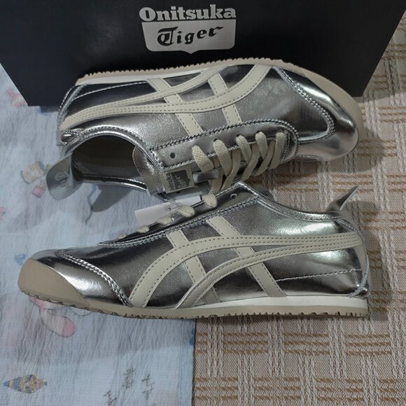 Onitsuka Tiger Silver Glossy Casual Shoes - Picture 5 of 7